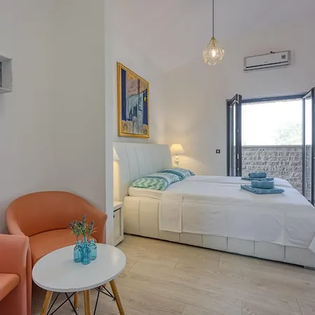 Kristina With Pool - Happy Appartamento