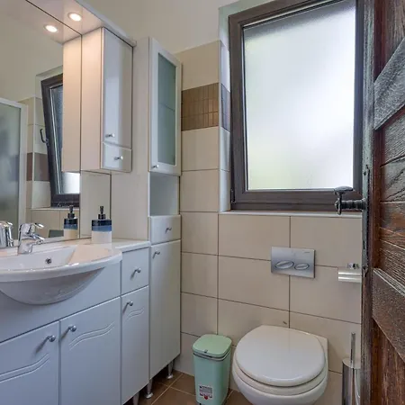 Kristina With Pool - Happy Tar-Vabriga