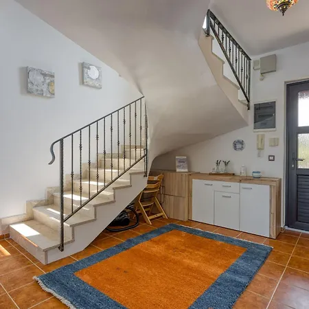 Kristina With Pool - Happy Tar-Vabriga